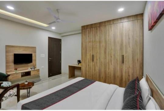 Vibe Hotel Noida Zewnętrze zdjęcie