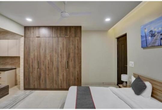 Vibe Hotel Noida Zewnętrze zdjęcie