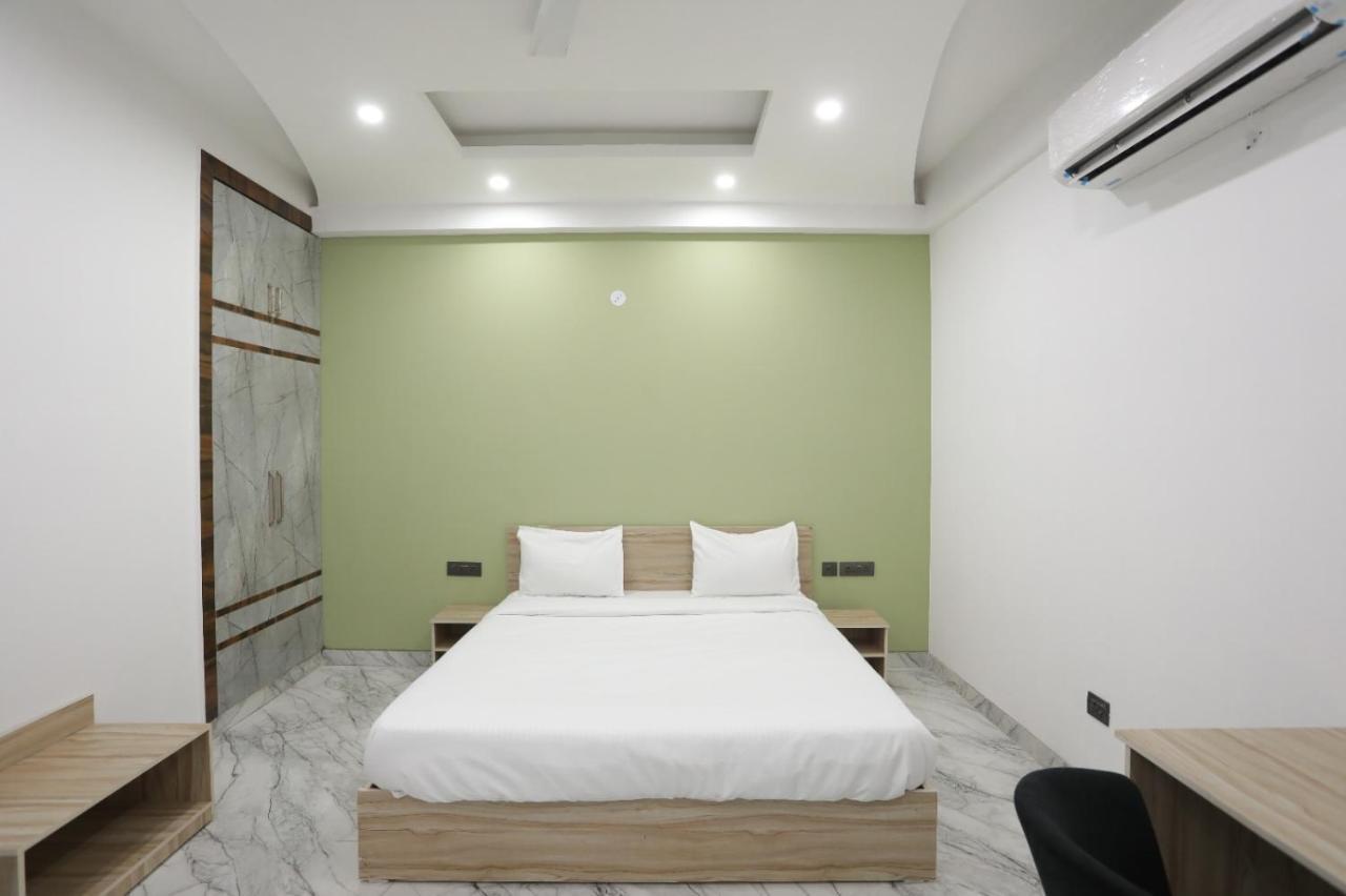 Vibe Hotel Noida Zewnętrze zdjęcie