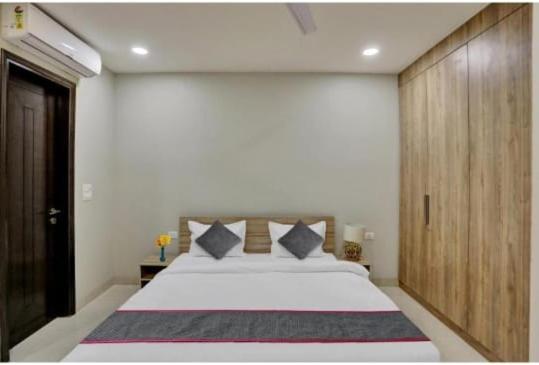 Vibe Hotel Noida Zewnętrze zdjęcie