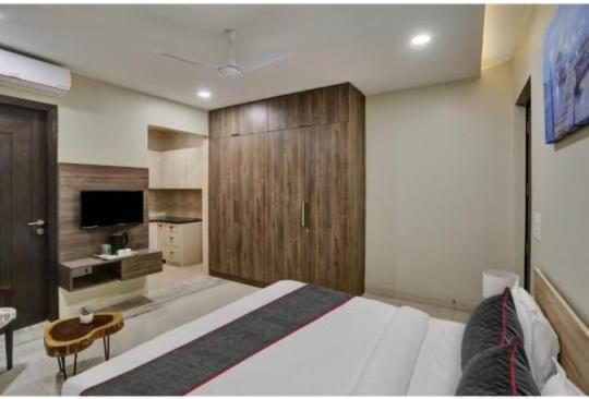 Vibe Hotel Noida Zewnętrze zdjęcie