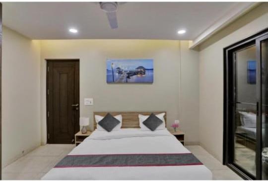 Vibe Hotel Noida Zewnętrze zdjęcie