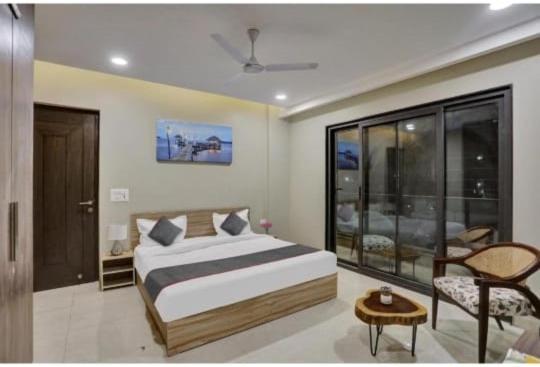 Vibe Hotel Noida Zewnętrze zdjęcie